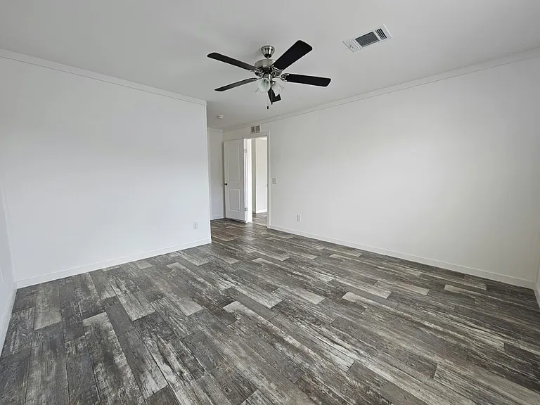 6691 Hidden Oaks Dr #6691 — Photo 3