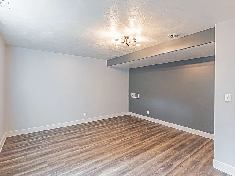 3915 Woodhaven Ln — Photo 29