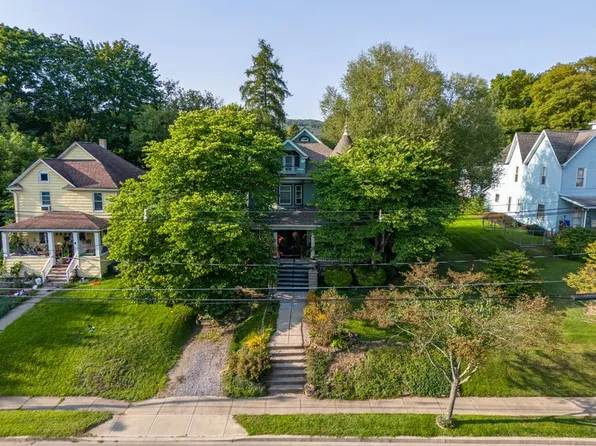 19 Ithaca St, Waverly, NY 14892