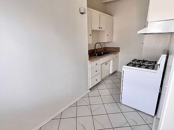 5th image of 1718 S Bundy Dr APT 8