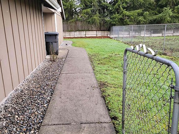 3rd image of 5805 & 5807 Mount Tacoma Dr SW #5805