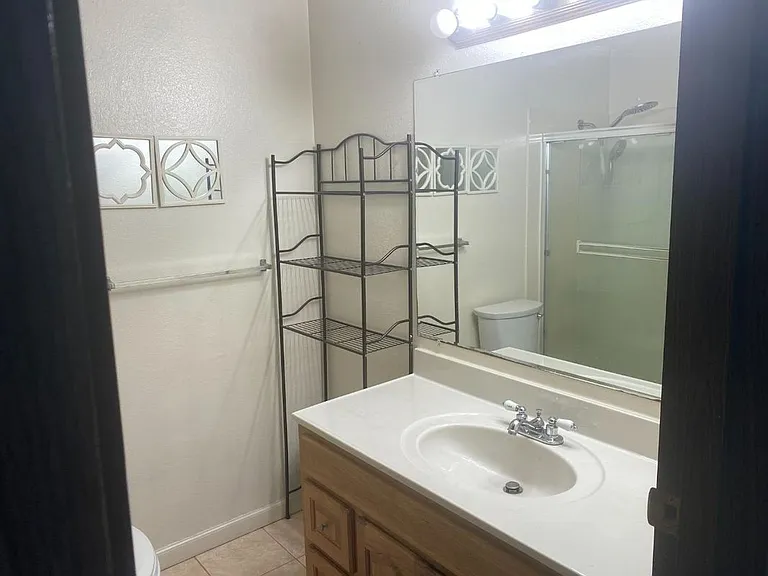 81 Camelot Ct — Photo 13