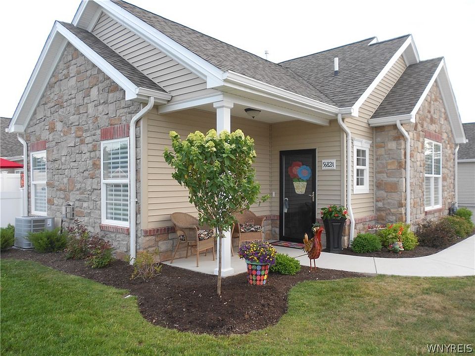 1st image of 5682 Ferncrest Dr #A