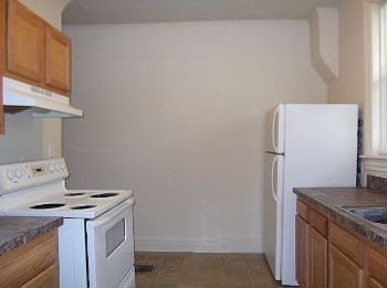 3rd image of 1919 Park St