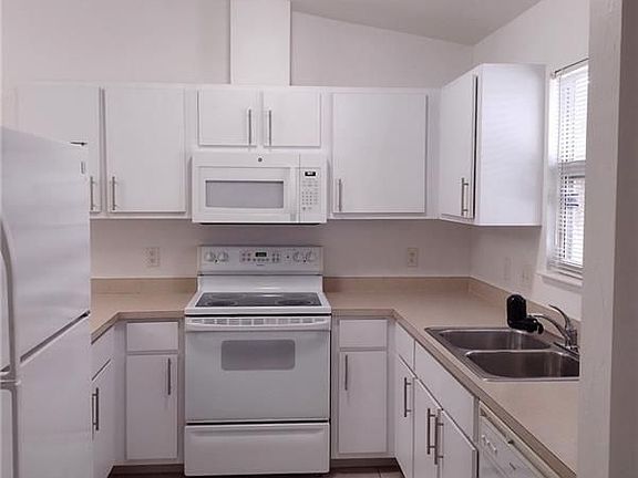 5th image of 5490-5492 Thomas St