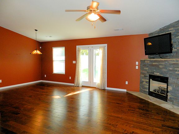 Living room/ Dining room