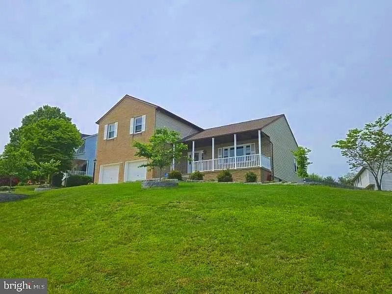 911 Hedge Row Ct photo 1