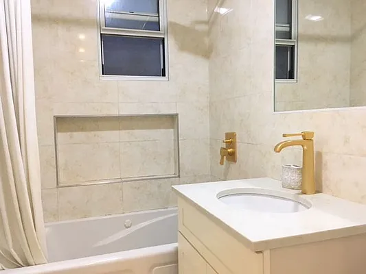 Rented by Lang Realty LLC | media 16