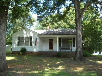 5744 Oak Dr, Charlotte, NC, 28216