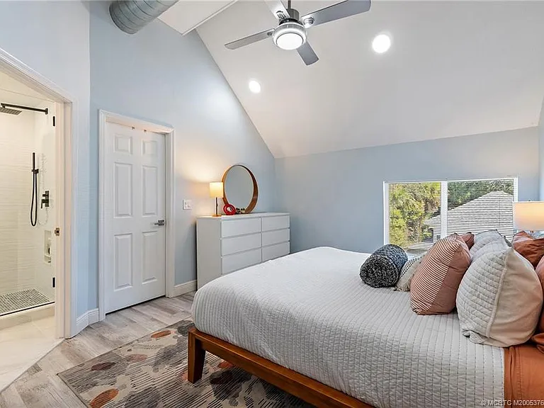 310 SE Denver Ave #2 — Photo 39
