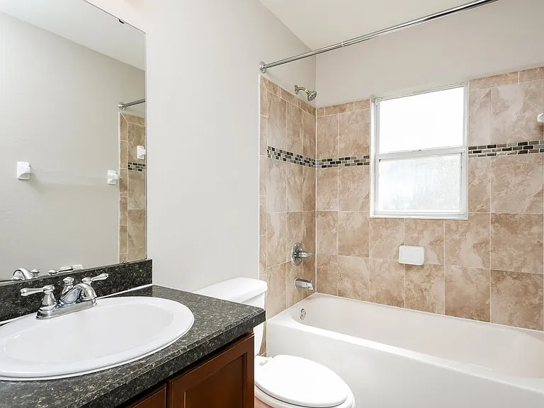 4736 Summerfield Cir — Photo 15