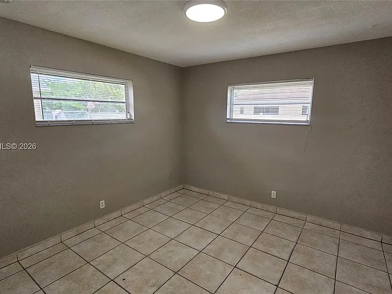 5030 SW 26th Ave #2 — Photo 11
