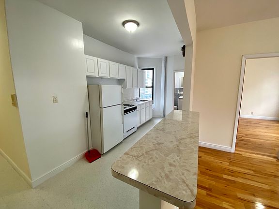 3rd image of 11-58 49th Ave #4E
