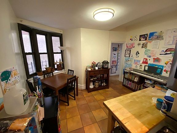 4th image of 37 W 72nd St APT 7B