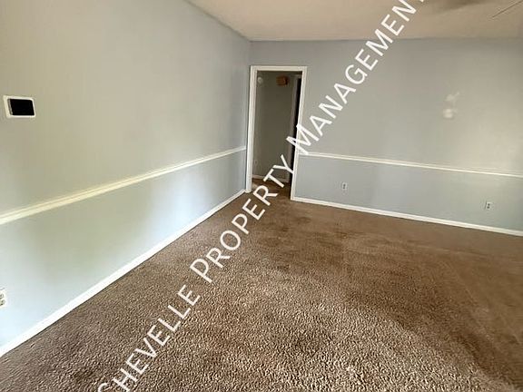 5th image of 1423 Chadford Rd