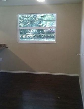 4th image of 1114 Melville Ave