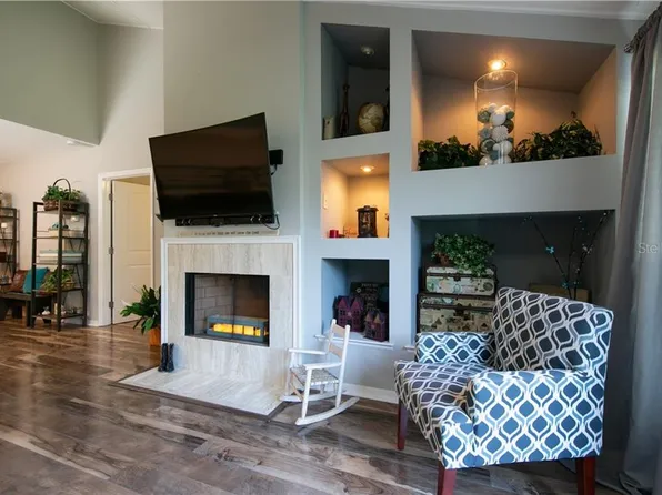 1820 SE Clatter Bridge Rd, Ocala, FL 34471