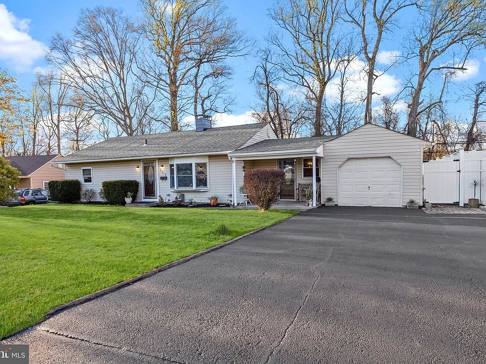 1st image of 359 Austin Dr