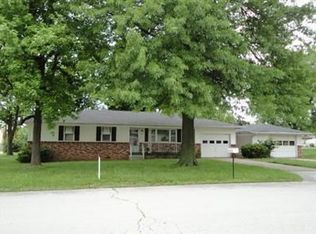 947 Wood St, Mount Vernon, MO 65712