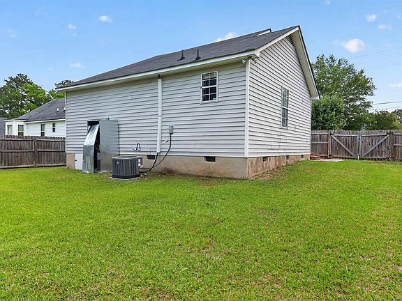 5th image of 1227 Lykes Ln
