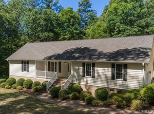 162 Country Blvd, Bracey, VA 23919