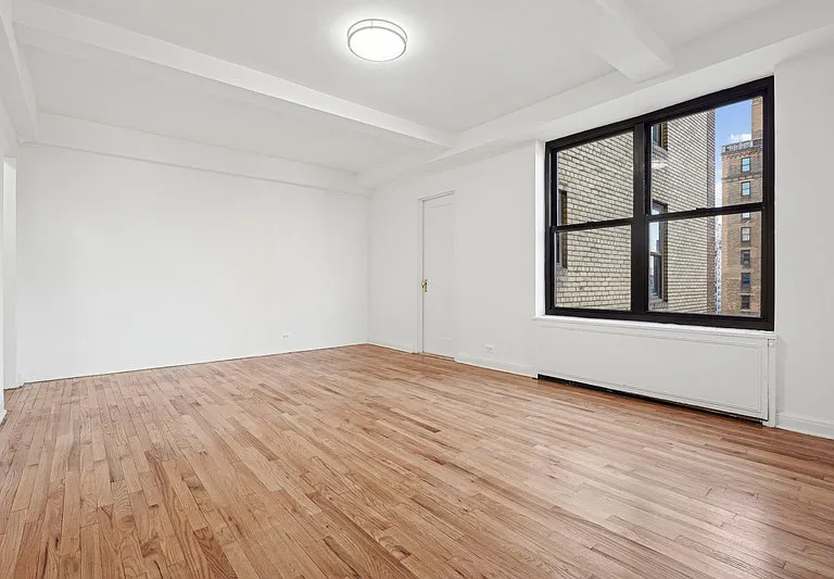200 W 16th St #10C — Photo 5