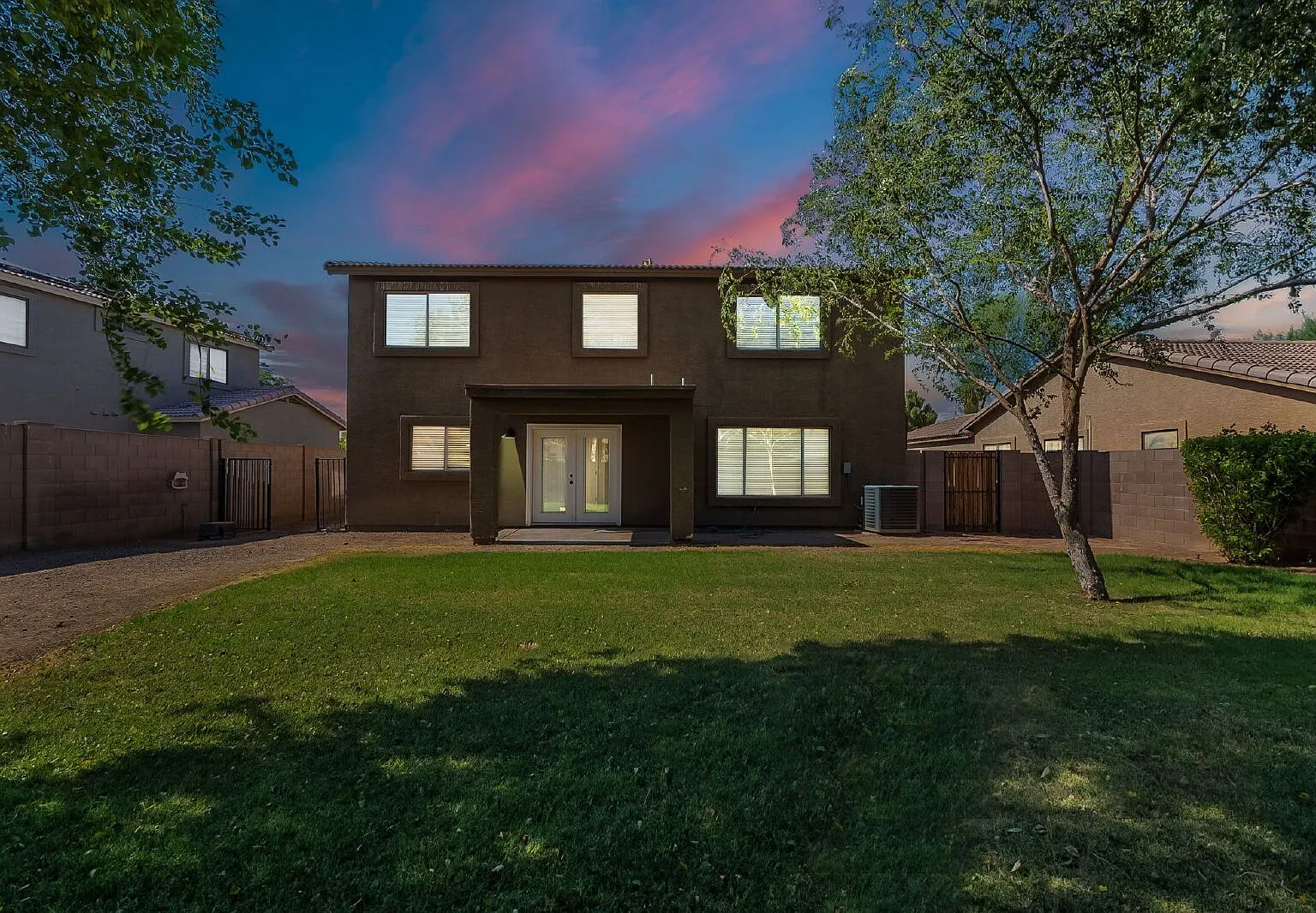 3 bed, 2.5 bath, 2002 sqft, $2,095 — Photo 4