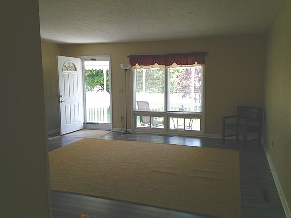 15 x 16 living room.