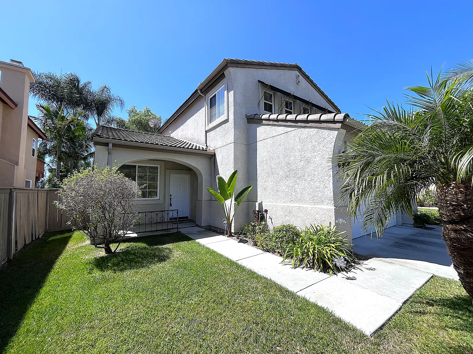 3 bed, 2.5 bath, 1970 sqft, $5,500 — Photo 2