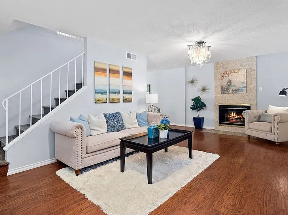 1st image of 1955 W Greenleaf Ave APT A