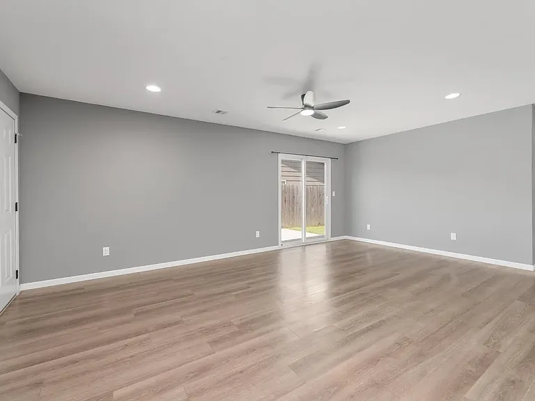 2306 E Coolwater St — Photo 4
