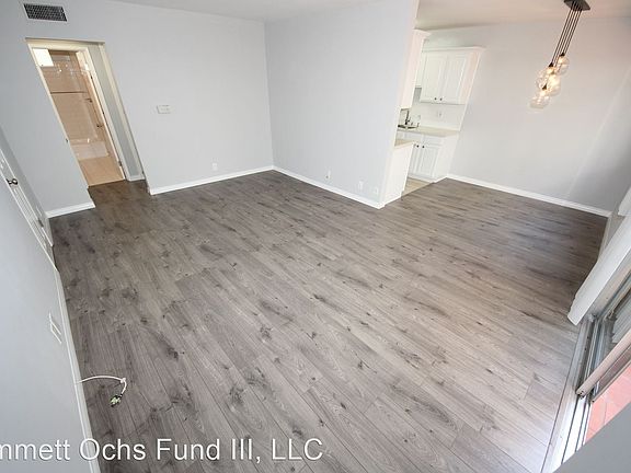 2nd image of 948 7th St #4