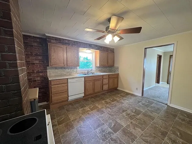 808 Grand Ave — Photo 9