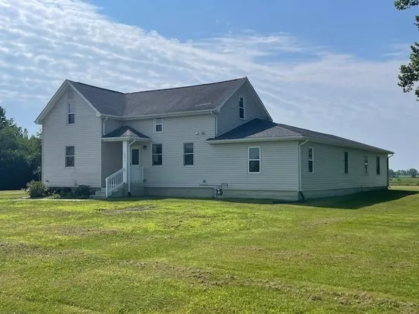 12517 Kress Rd, Roanoke, IN 46783