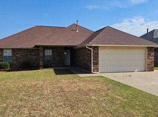 413 W Pines Way, Mustang, OK 73064