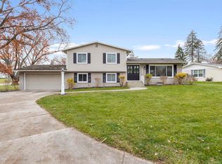 1635 Springbrook Dr, Elkhart, IN 46514