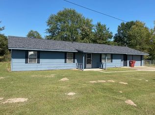 304 6th St SW, Bogata, TX 75417