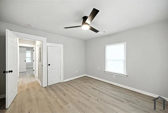594 Robert Henry St — Photo 22
