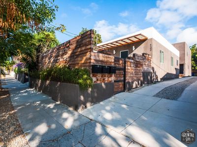 4133 Sunset Dr, Los Angeles, CA, 90027