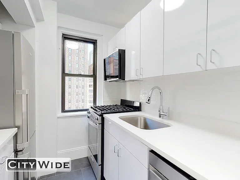 137 E 38th St #2E — Photo 6