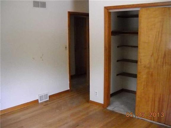 5th image of 2727 Lafeuille Ave