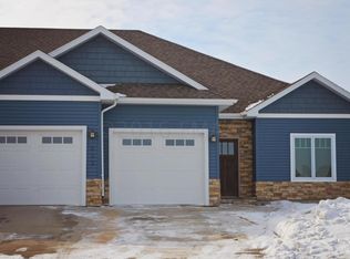 822 Eagle Ct, Mapleton, ND 58059