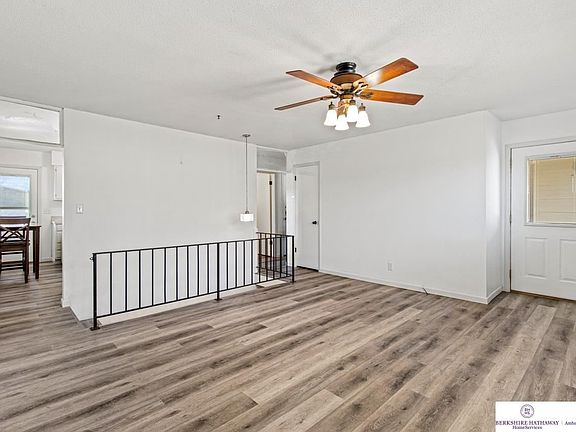 5th image of 103 Brentwood Ave