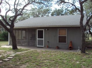 913 Holly Dr, Rockport, TX 78382