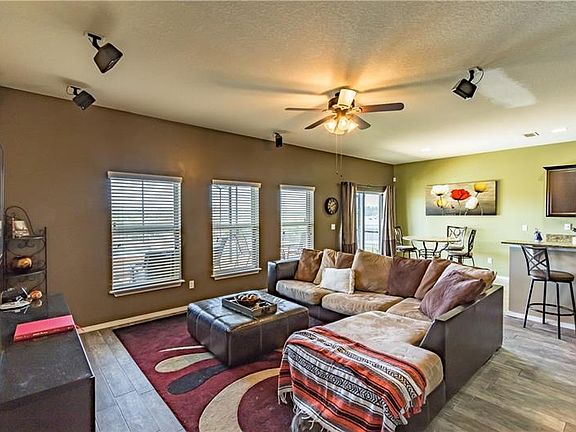 4th image of 3001 Santa Maria Ave