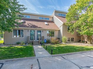 2112 35th St APT 2, Rock Island, IL