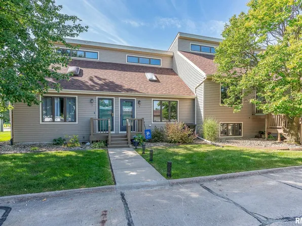 2112 35th St APT 2, Rock Island, IL 61201