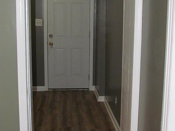 3rd image of 1317 N Walnut St