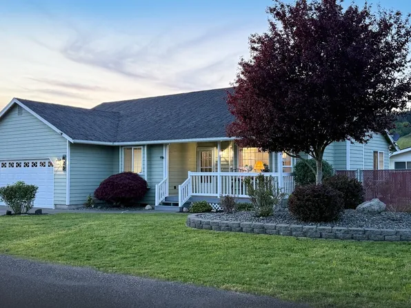 823 SW 21st Street, Chehalis, WA 98532