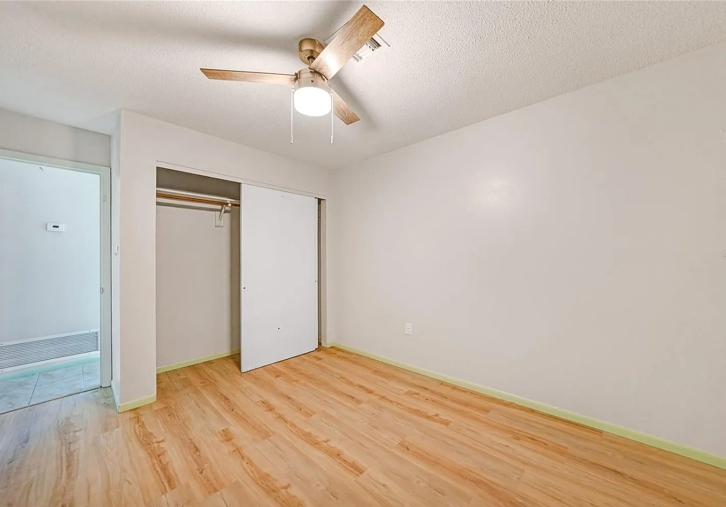 3 bed, $850 — Photo 1